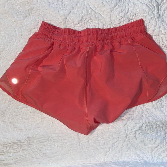 Lululemon Hotty Hots 2.5” - Picture 3 of 8